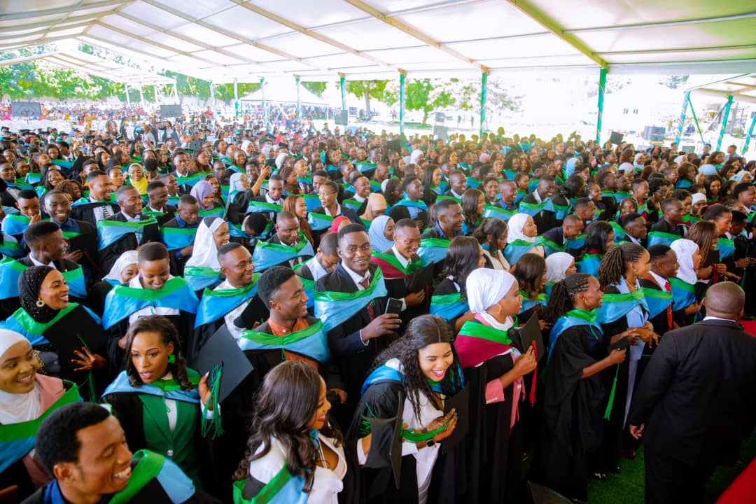 Wahitimu DUCE wafundwa kuwa waadilifu, wabunifu