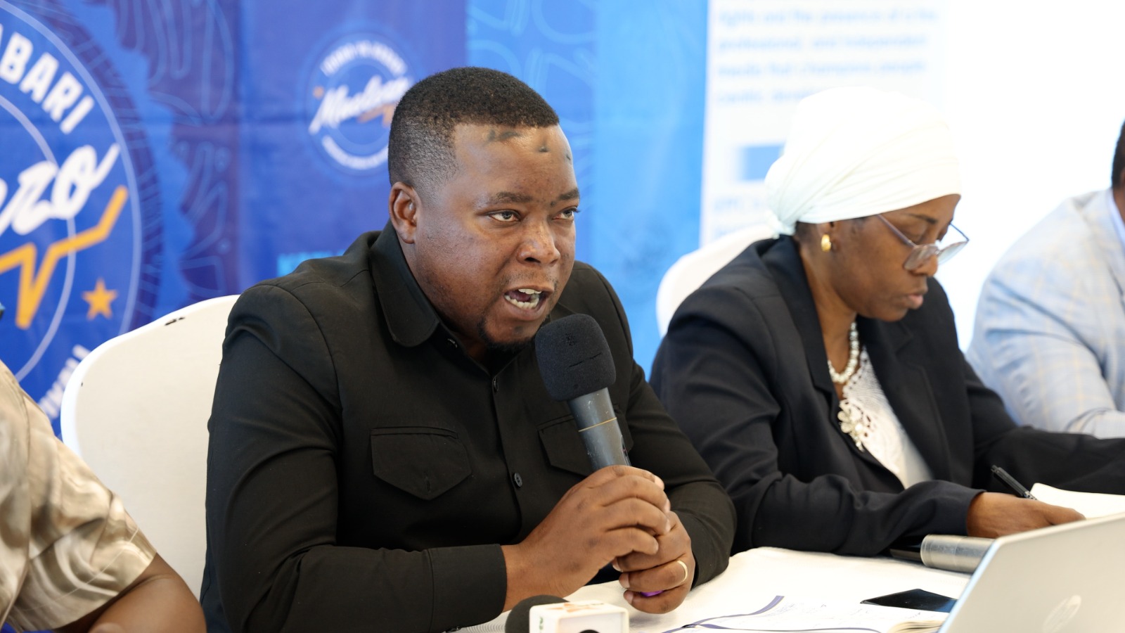 Wale ambao hawana Ithibati watupishe